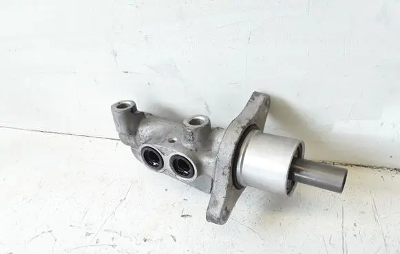 Volvo V50 Master brake cylinder