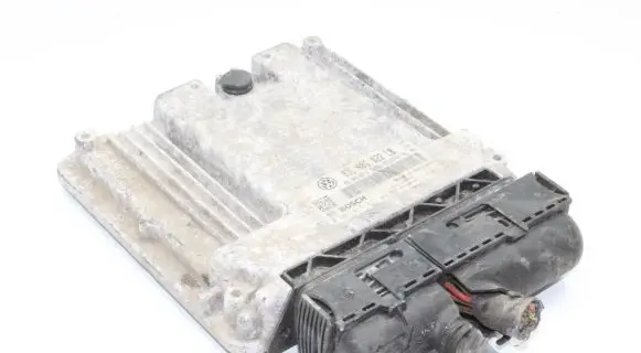 Volkswagen Golf VI Engine control unit/module 0281015477 03L906022LB