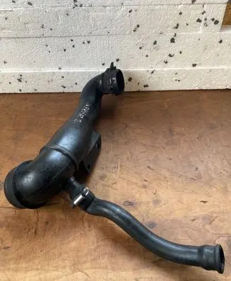 Volkswagen PASSAT B4 Intercooler hose/pipe 1H0129654 1H0129656