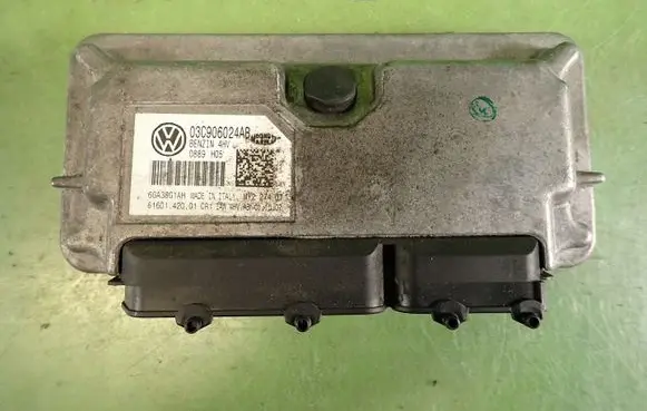 Skoda Fabia Mk1 (6Y) Engine control unit/module ECU 03C906024AB