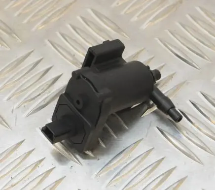 Mercedes-Benz C W203 Turbo solenoid valve A2038000178