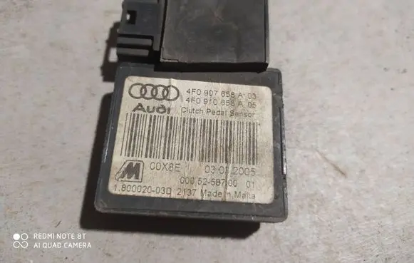 Clutch pedal sensor