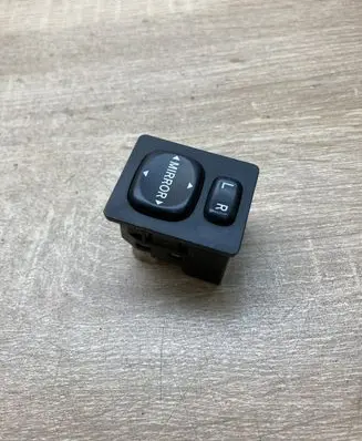 Toyota Avensis T250 Wing mirror switch 183574 769746A