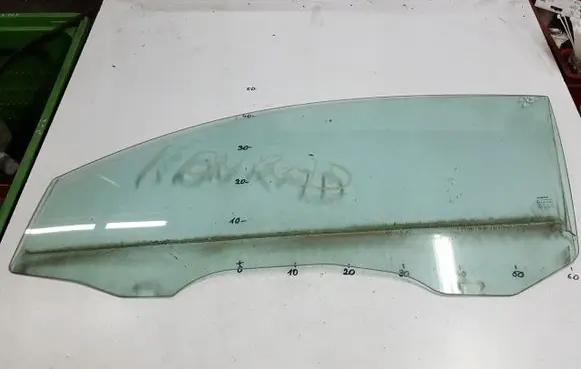 Volvo C30 Sliding door window/glass 