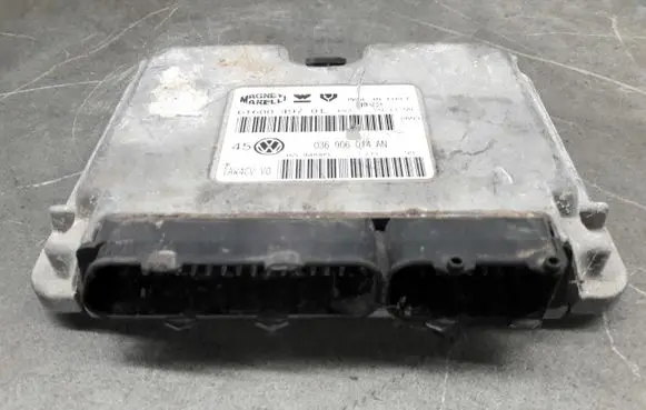 Volkswagen Golf IV Engine control unit/module ECU IAW4CV.V0