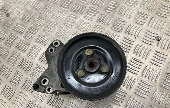BMW X5 E53 Power steering pump 2247599 32412247599