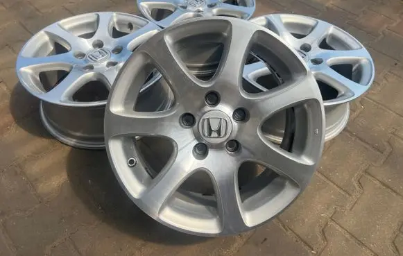 Honda Civic IX R16 alloy rim 