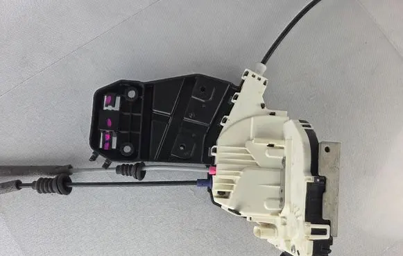 Jeep Compass Rear door lock P04589914AE T78KD0799 06630