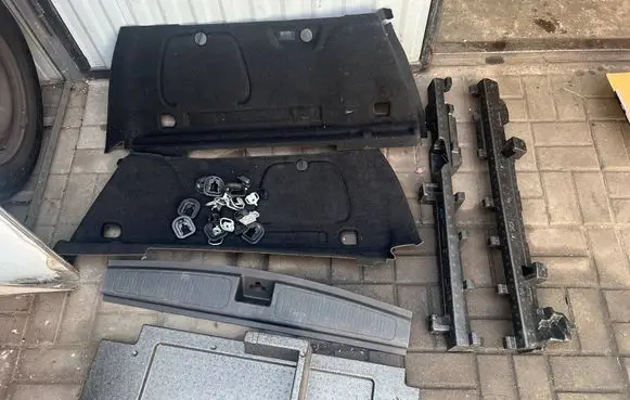 Opel Astra K Tailgate/boot cover trim set 39052363