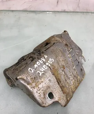 Opel Mokka B Exhaust heat shield 9817792380