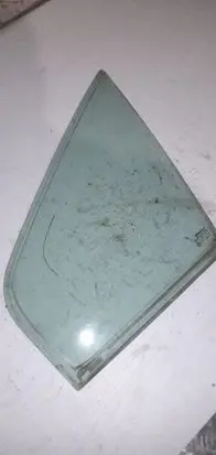 Renault Scenic I Front door vent window glass four-door 
