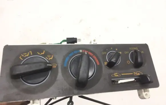 Mitsubishi Pajero Climate control unit MB439700