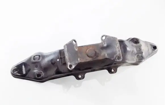 Subaru Outback Engine mounting bracket