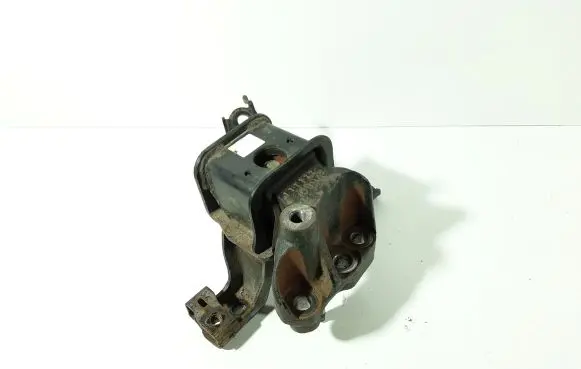Toyota Yaris Engine mount bracket 099A 111122