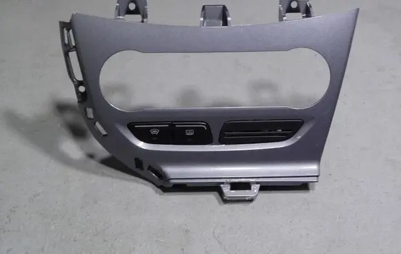 Ford Focus Dashboard glove box trim 6M5118522BEW