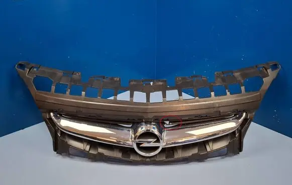 Opel Astra J Front bumper upper radiator grill 13368851