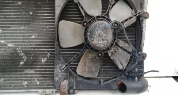 KIA Clarus Radiator cooling fan shroud