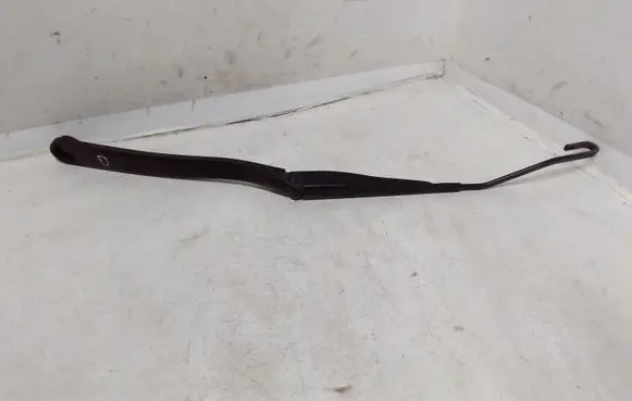 Nissan Juke I F15 Front wiper blade arm W000014868