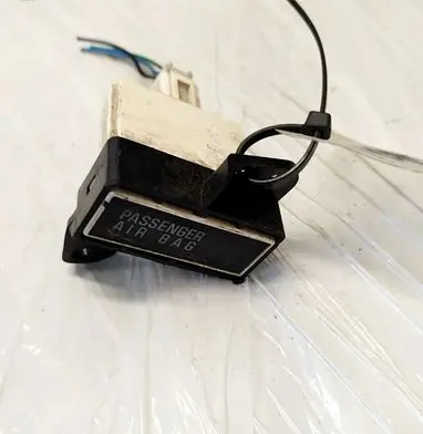 Mitsubishi Grandis Passenger airbag on/off switch R3311