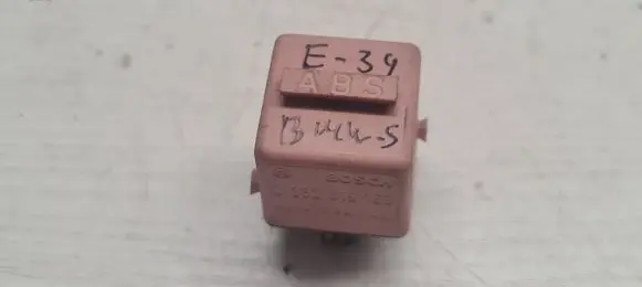 BMW 5 E39 Other relay 8365326 0332019169