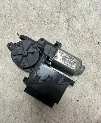 Skoda Fabia Mk1 (6Y) Front door window regulator motor 601959801
