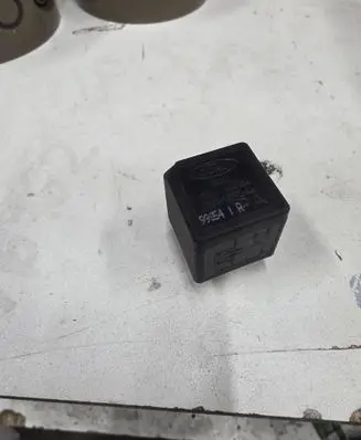 Ford Mondeo MK II Other relay 40A20A F0AB14B192AA