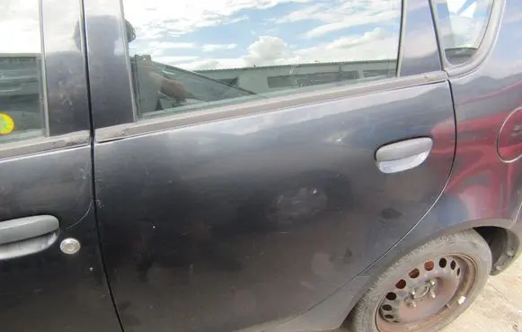Mitsubishi Colt Rear door 