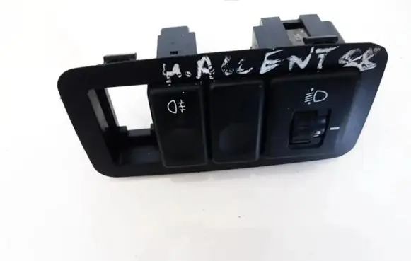 Hyundai Accent Headlight level height control switch 9337034500 93370-34500