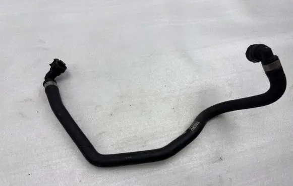 Volvo XC90 Engine coolant pipe/hose 32222707