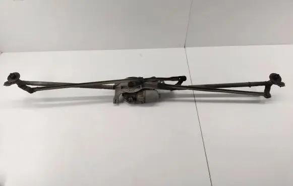Opel Astra J Front wiper linkage and motor