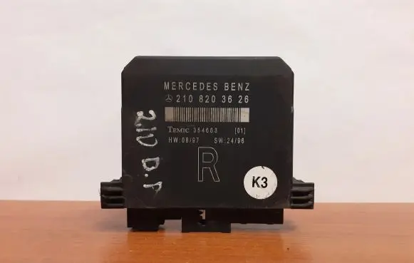 Mercedes-Benz E W210 Door control unit/module 3005 2108203626