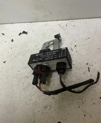 Volkswagen Polo V 6R Coolant fan relay 1J0919506M 898967000