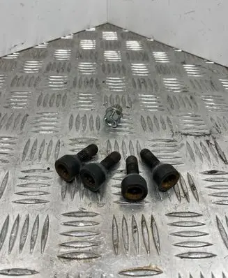BMW 5 E60 E61 Anti-theft wheel nuts and lock 00000