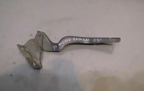 Nissan Qashqai Engine bonnet/hood hinges