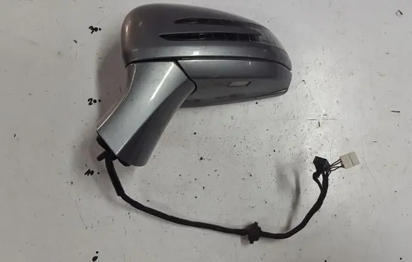 Front door electric wing mirror