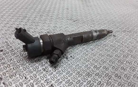 Volvo S40, V40 Fuel injector 0445110021