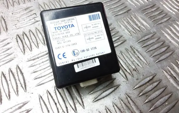 Toyota Corolla Verso AR10 Door control unit/module 897410F010 61B168000