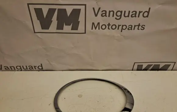 Mini One - Cooper Clubman R55 Under headlight/headlamp trim 7149905