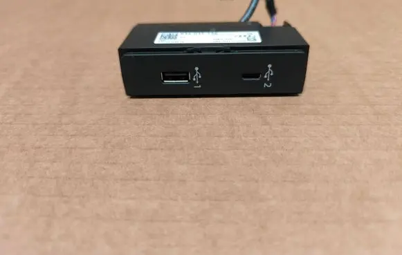 Audi Q3 F3 USB socket connector 83A035736