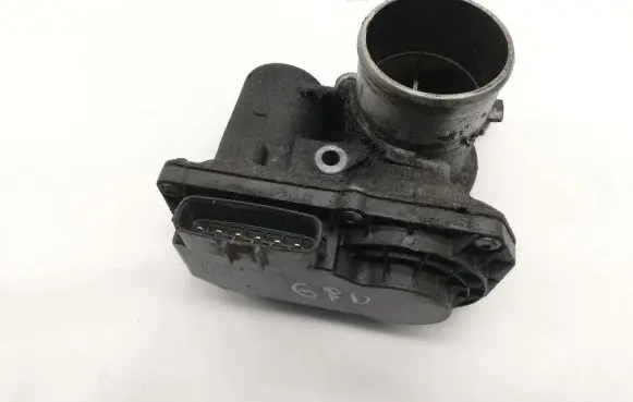 Toyota Yaris Throttle valve 261000N030