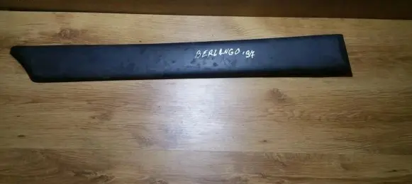 Citroen Berlingo Front door trim (molding) 9620864077