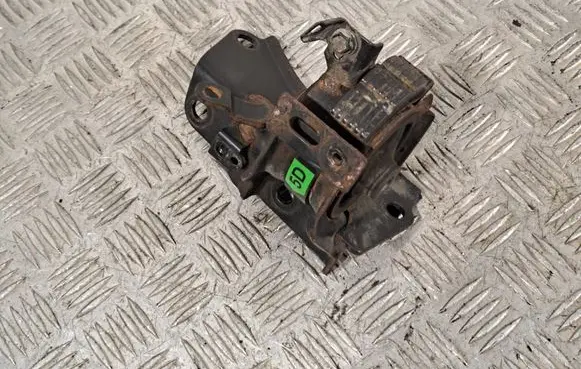 Toyota Corolla Verso AR10 Engine mount bracket 123720R010