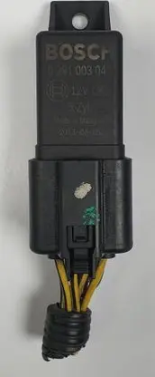 Volvo V70 Glow plug pre-heat relay 0281003047