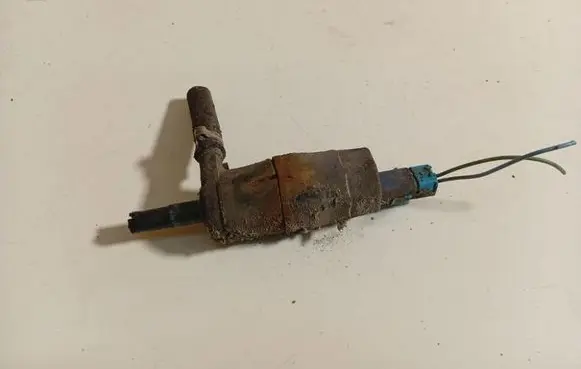 Peugeot 807 Headlight washer pump 8200331654