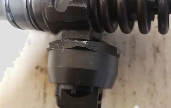 Skoda Superb B5 (3U) Fuel injector 038130073BH