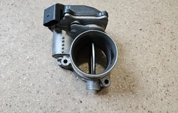 Audi Q7 4M Throttle valve 059145950AS