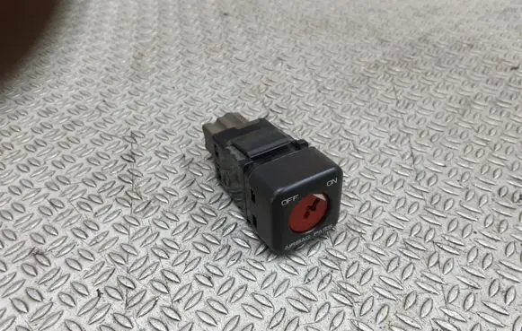 Passenger airbag on/off switch