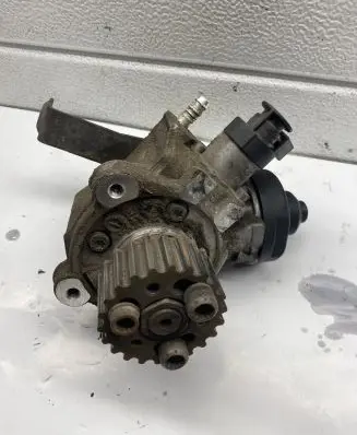Volkswagen PASSAT B7 Fuel injection high pressure pump 03L130755L