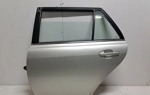 Toyota Avensis T250 Rear door 