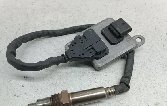 Mercedes-Benz E W212 Lambda probe sensor A0009051412 0009051412